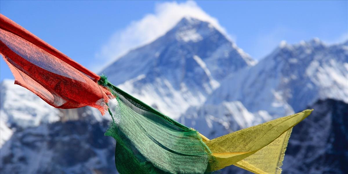 Veľké upratovanie Mount Everestu: Z hory zniesli 11 ton odpadu aj štyri telá
