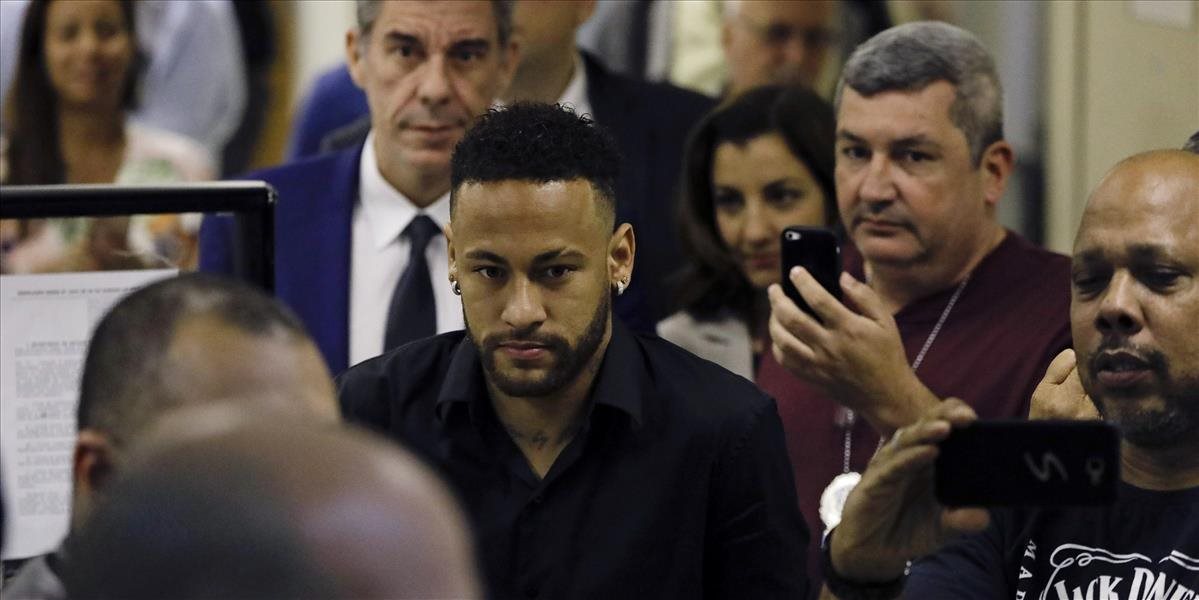 Po Neymarovi vypovedala aj údajná obeť znásilnenia, výsluch trval 6 hodín