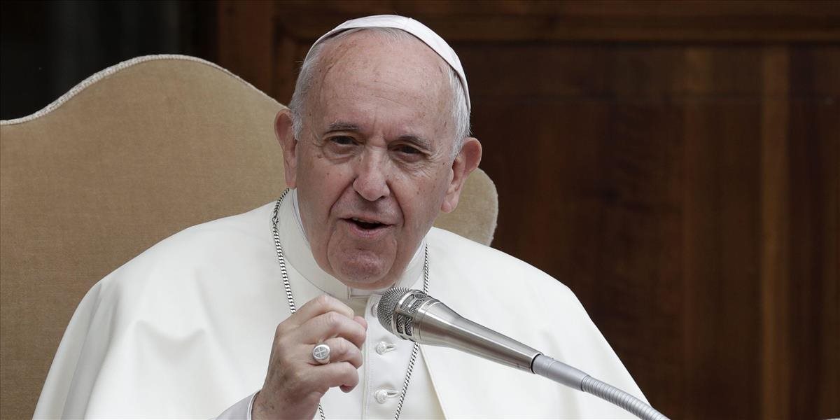 Pápež kritizoval sociálne siete, toto sa mu nepáči