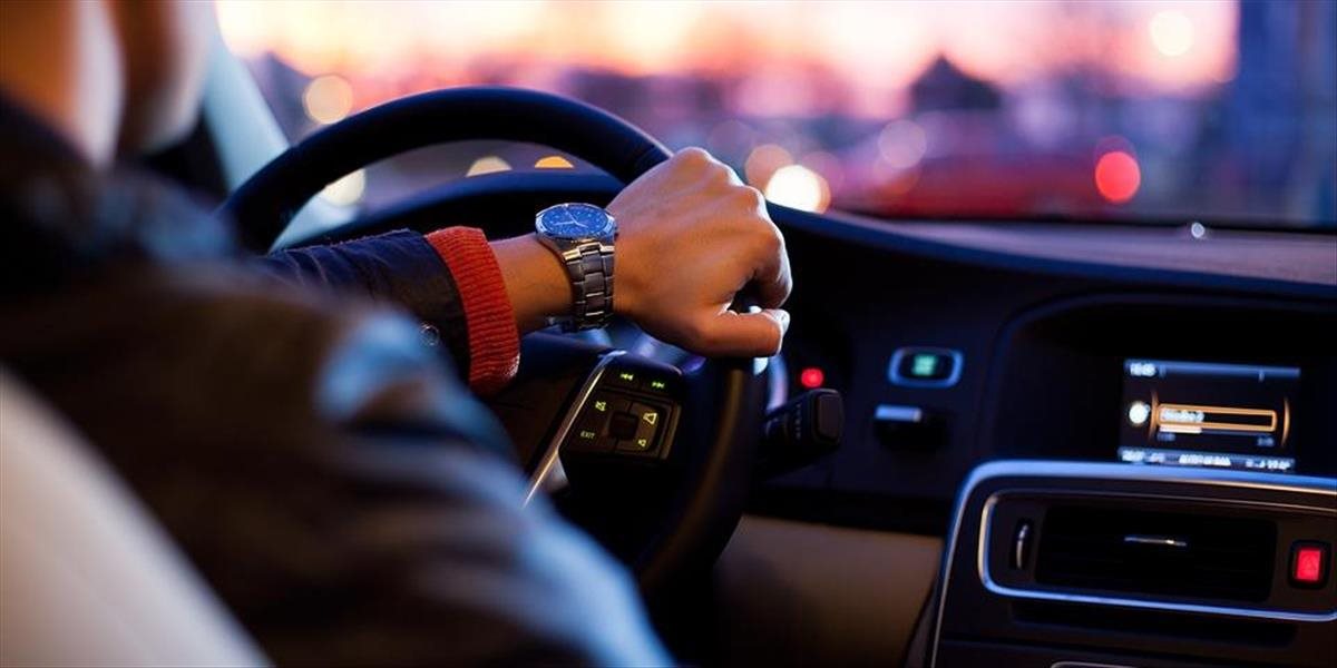 Polícia varuje vodičov, aby cenné veci nenechávali v aute na viditeľnom mieste