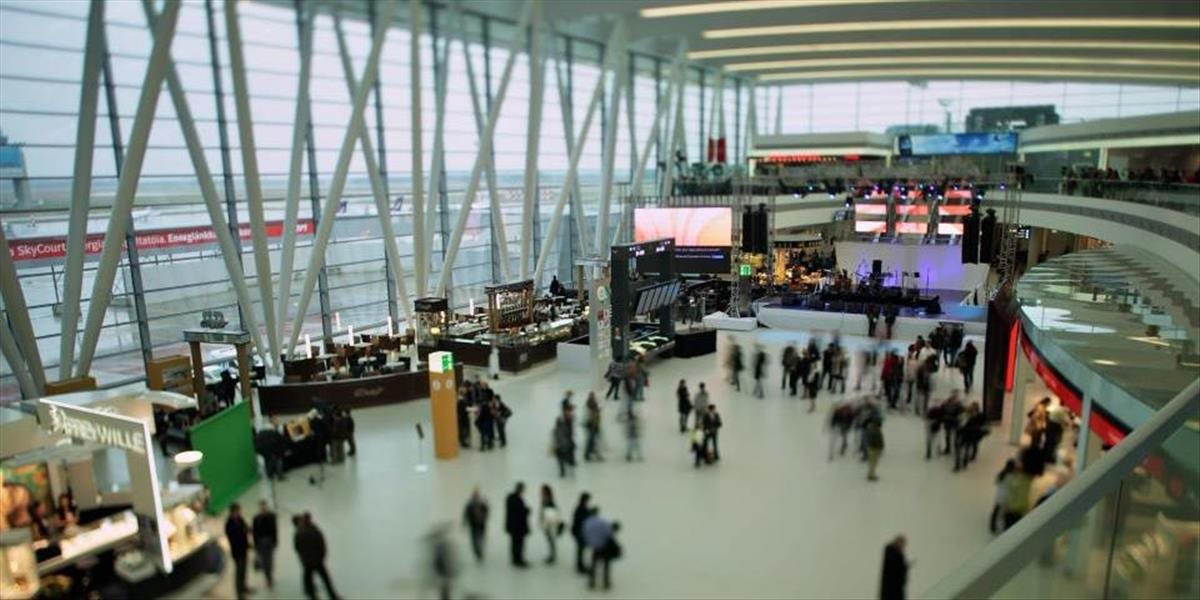 Medzinárodné letisko v Budapešti bolo včera na hodinu zatvorené