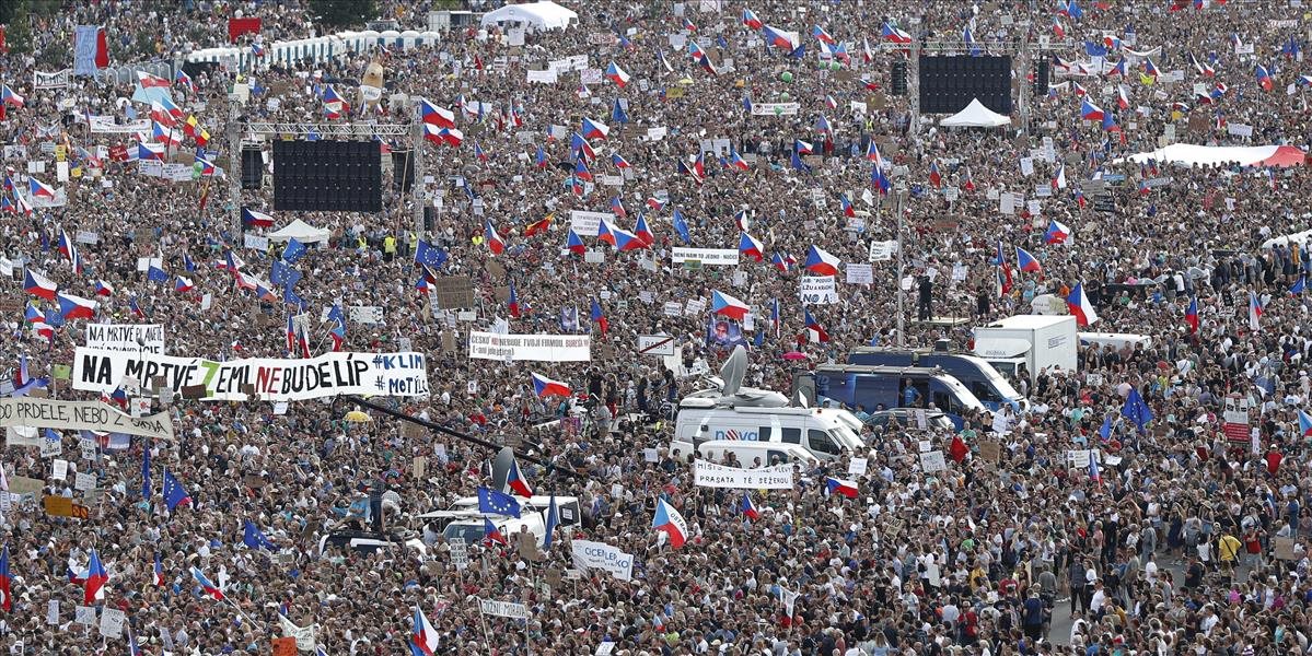 VIDEO: Najväčší protest od Nežnej revolúcie, toto sa dialo v Prahe!