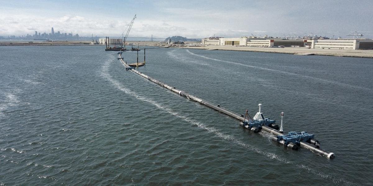 Špeciálna technika opäť čistí Tichý oceán od plastov