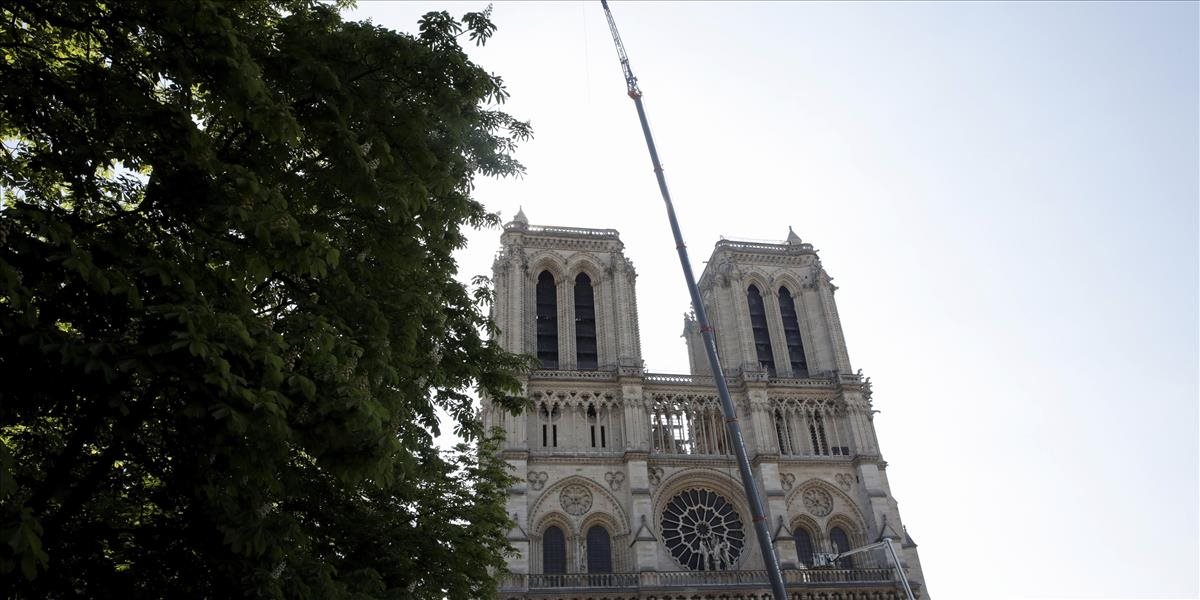 Z Notre-Dame čoskoro zmizne lešenie