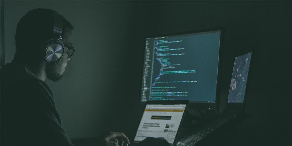 Hackeri špehovali vysokopostavených politikov