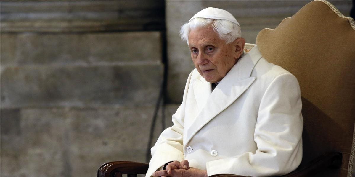 Benedikt XVI. si zastal súčasného pápeža Františka