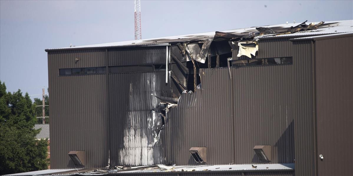 Pri páde lietadla v americkom Dallase prišlo o život 10 ľudí