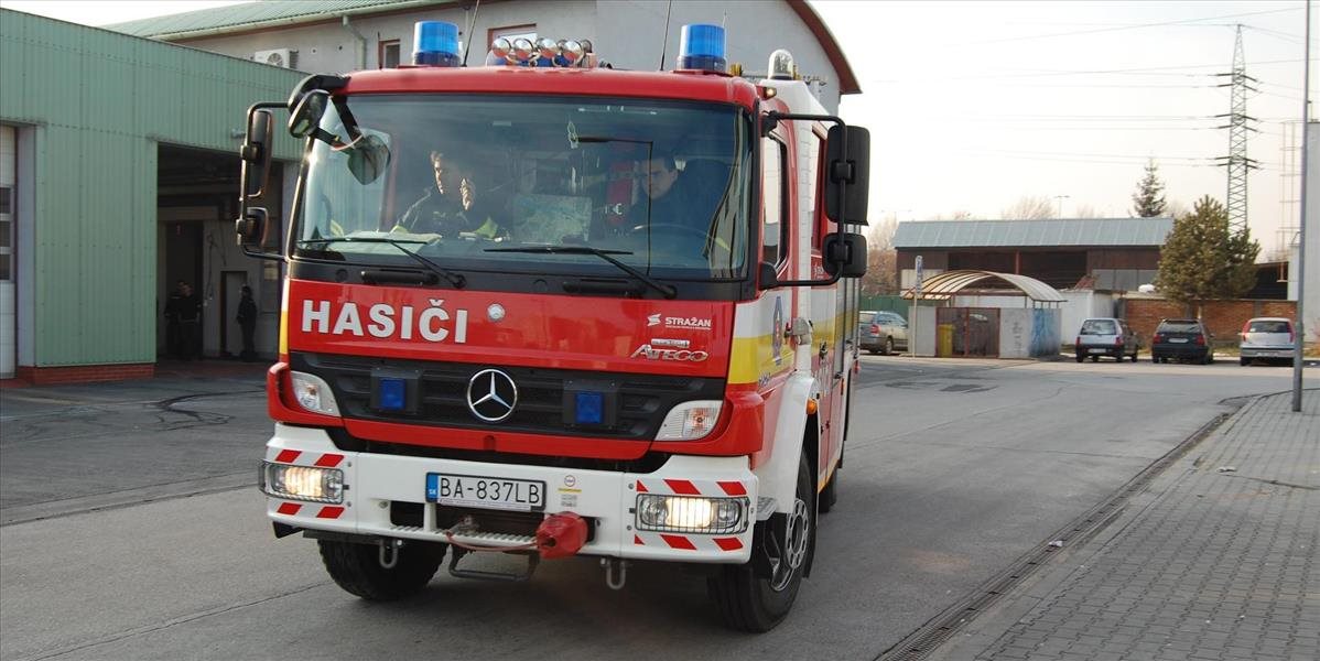 V súvislosti s nepriaznivým počasím zasahovali hasiči vo viacerých častiach Slovenska
