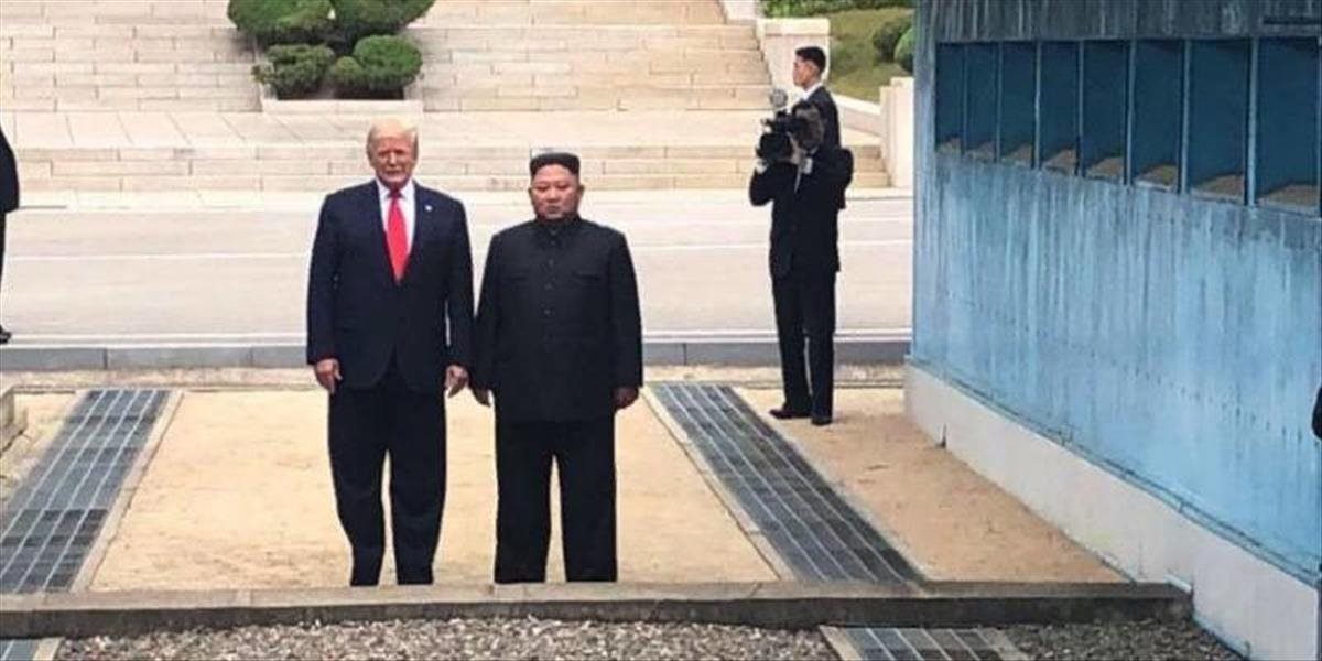 Prezident USA po prvýkrát prekročil hranicu Severnej Kórei