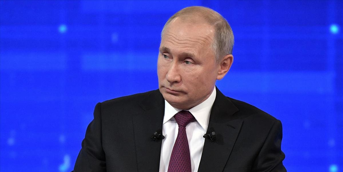 Je to "veľká strata", reagoval Putin na tragický požiar v ponorke