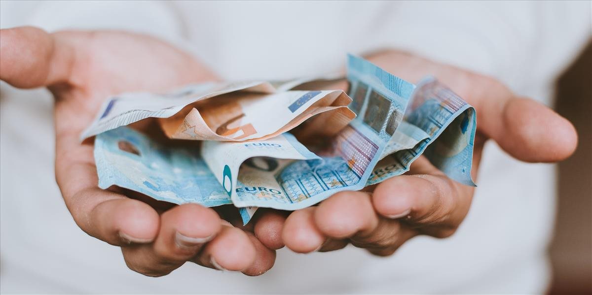 Polícia stíha na slobode organizovanú skupinu, ktorá na DPH zarobila 4 milióny