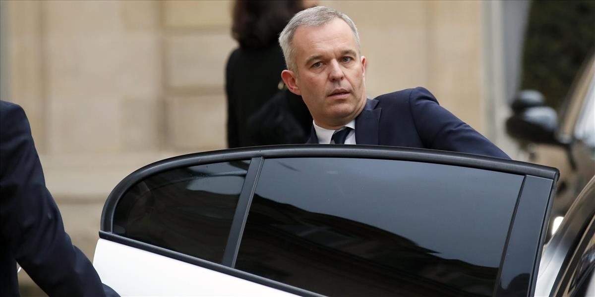 Francúzsky minister odstúpil pre luxusný životný štýl
