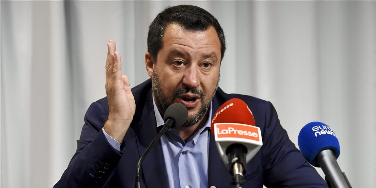 Salvini sa nepohodol s vládou, jej blížiaci sa pád však popiera