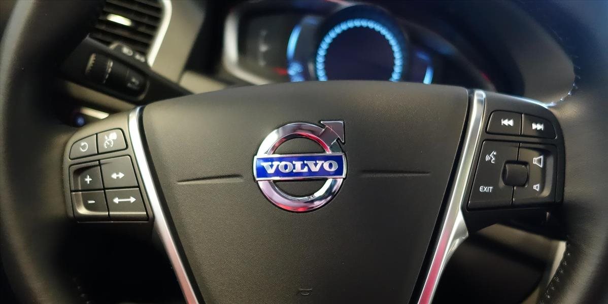 Volvo zvolá do servisov viac ako milión áut pre problémy s motorom