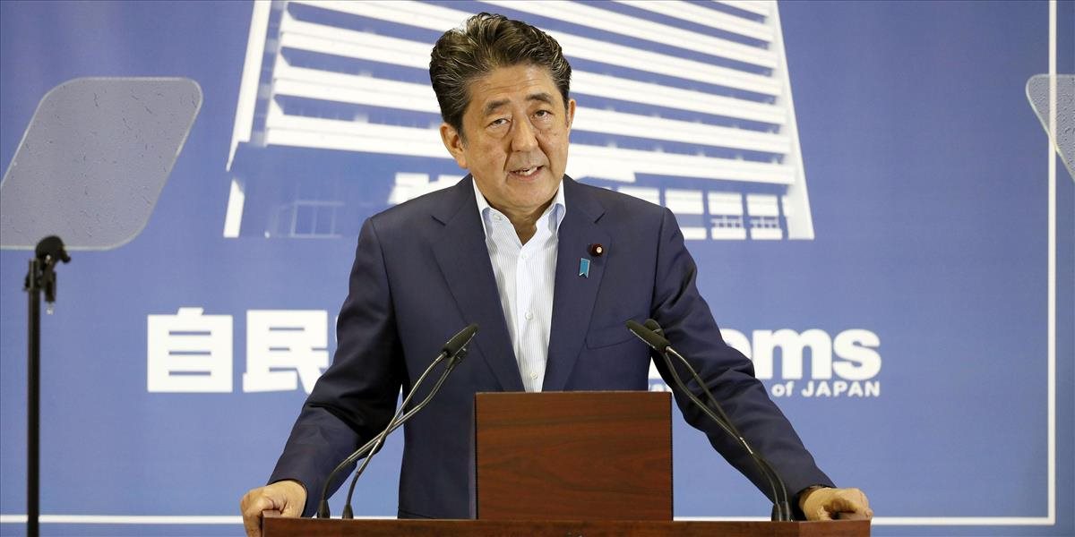 Japonský premiér si v hornej komore parlamentu udržal väčšinu
