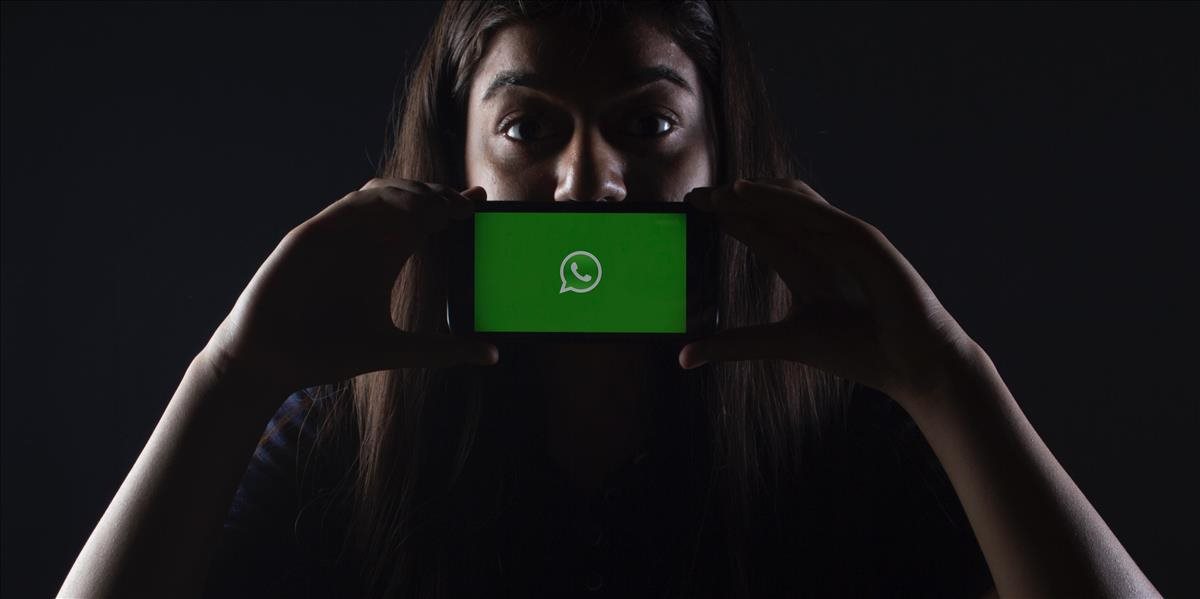 Chyba vo WhatsApp umožňuje kybernetickým útočníkom manipulovať s textom