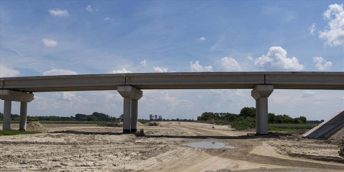 Nálezy v násypoch D4 vraj nepoškodzujú životné prostredie
