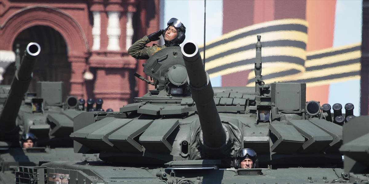 Netradičný biatlon v Rusku: Pretekári sú v tankoch
