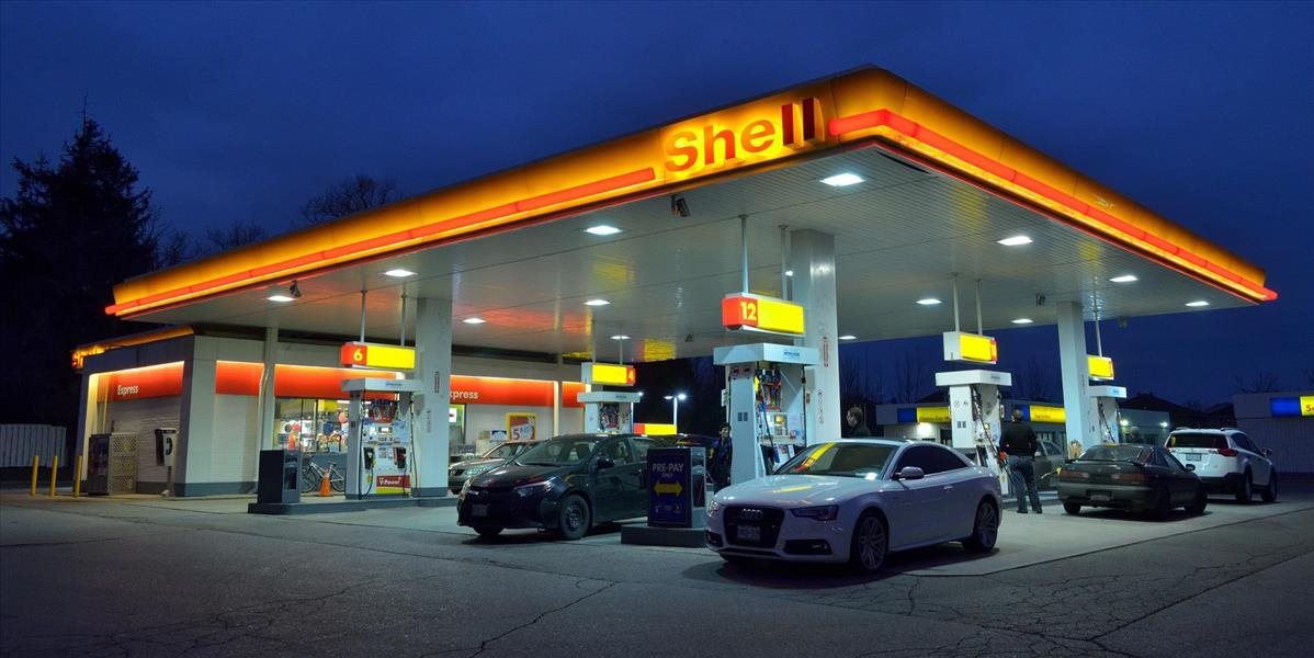Ceny benzínov a nafty by sa mali na slovenských pumpách naďalej znižovať