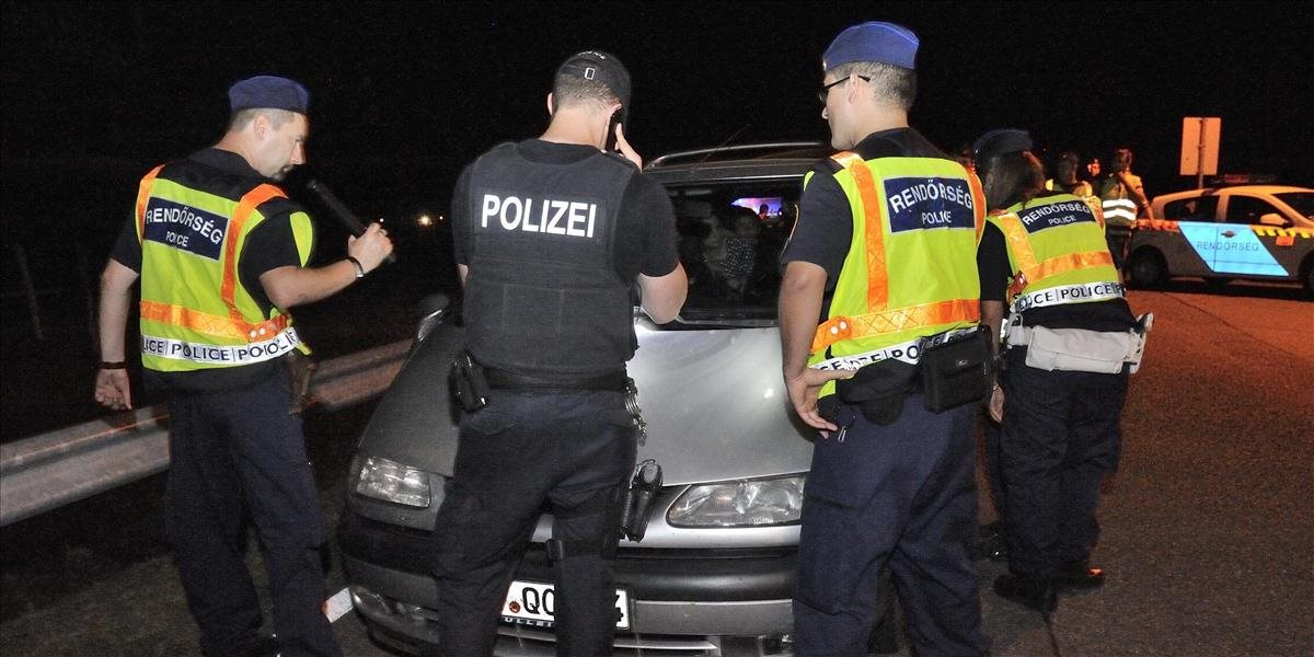 Policajti v Maďarsku zadržali troch prevádzačov, jeden z nich bol Slovák