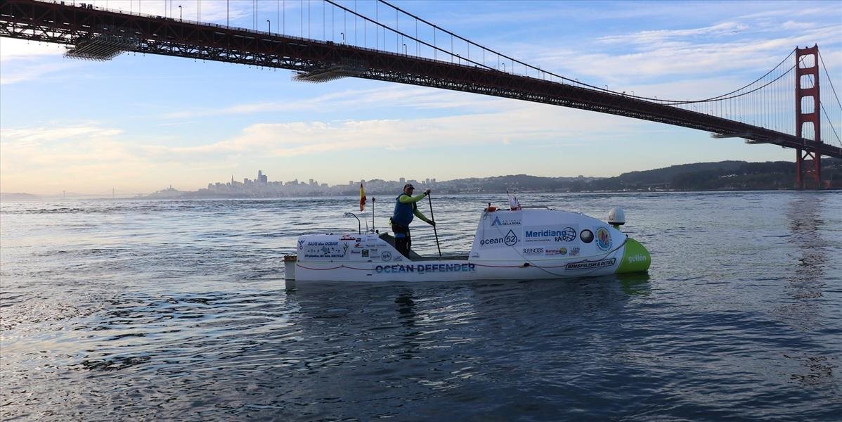 Španiel de la Rosa upozornil na plasty v oceáne netradičným spôsobom