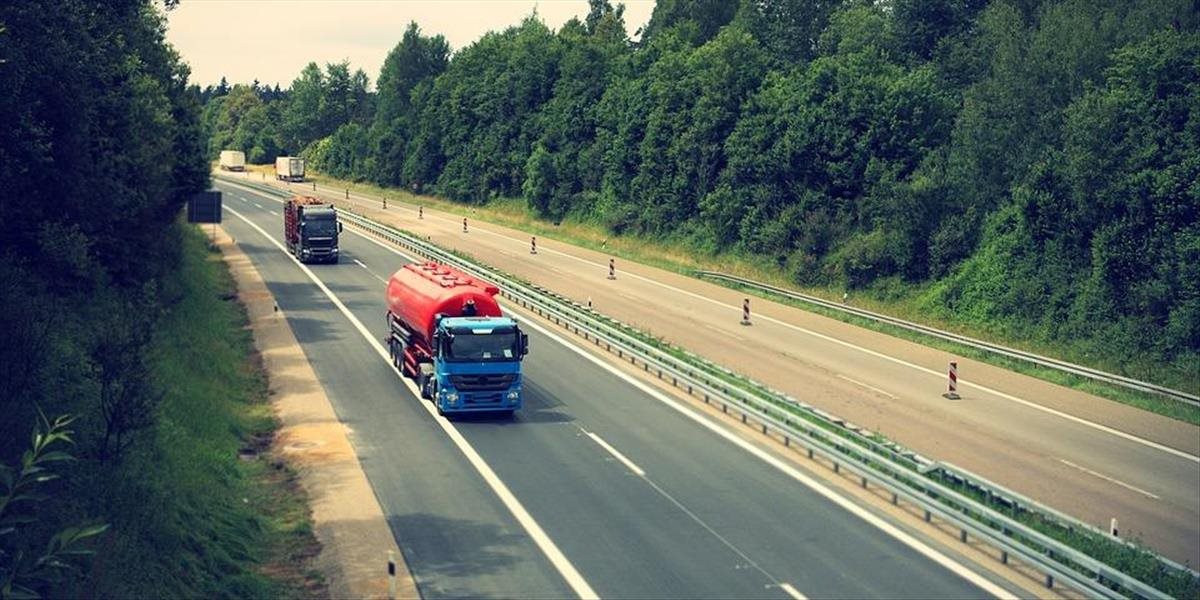 V Česku hrozí, že v nedele zakážu kamiónom vjazd na diaľnice