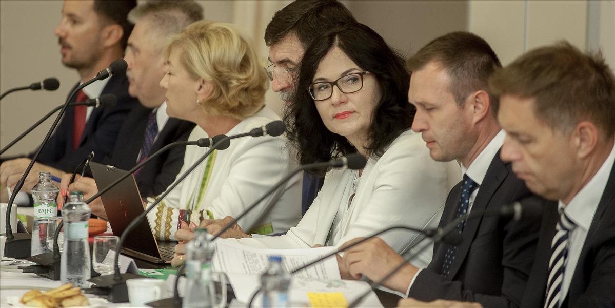 Podľa ministerky Lubyovej je pokrytie učebníc v školách na úrovni 75 percent