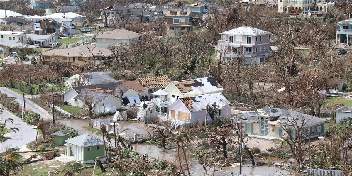 Hurikán Dorian lynčuje Karibik, vyžiadal si už minimálne 20 obetí