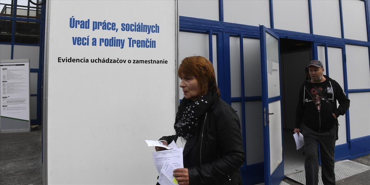 Prichádza zmena, od roku 2020 sa bude o dávku v nezamestnanosti žiadať aj takto