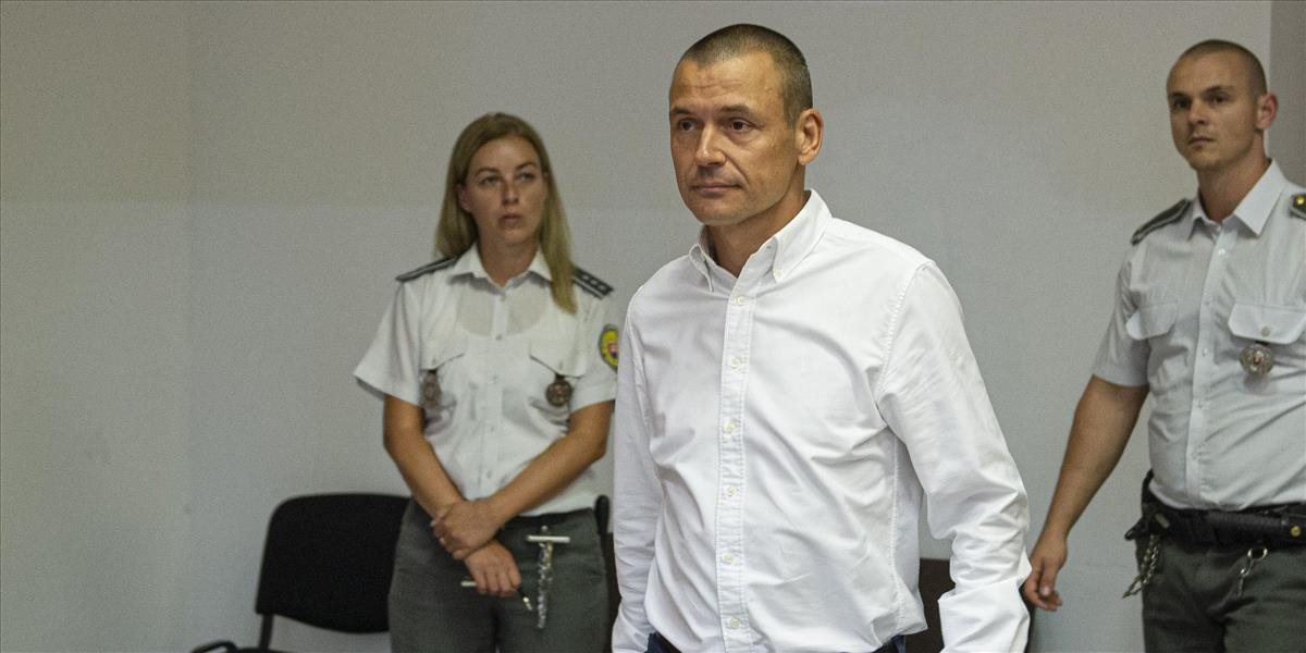 Včera pred súdom vypovedal novinár Peter Tóth, napomohol obžalobe