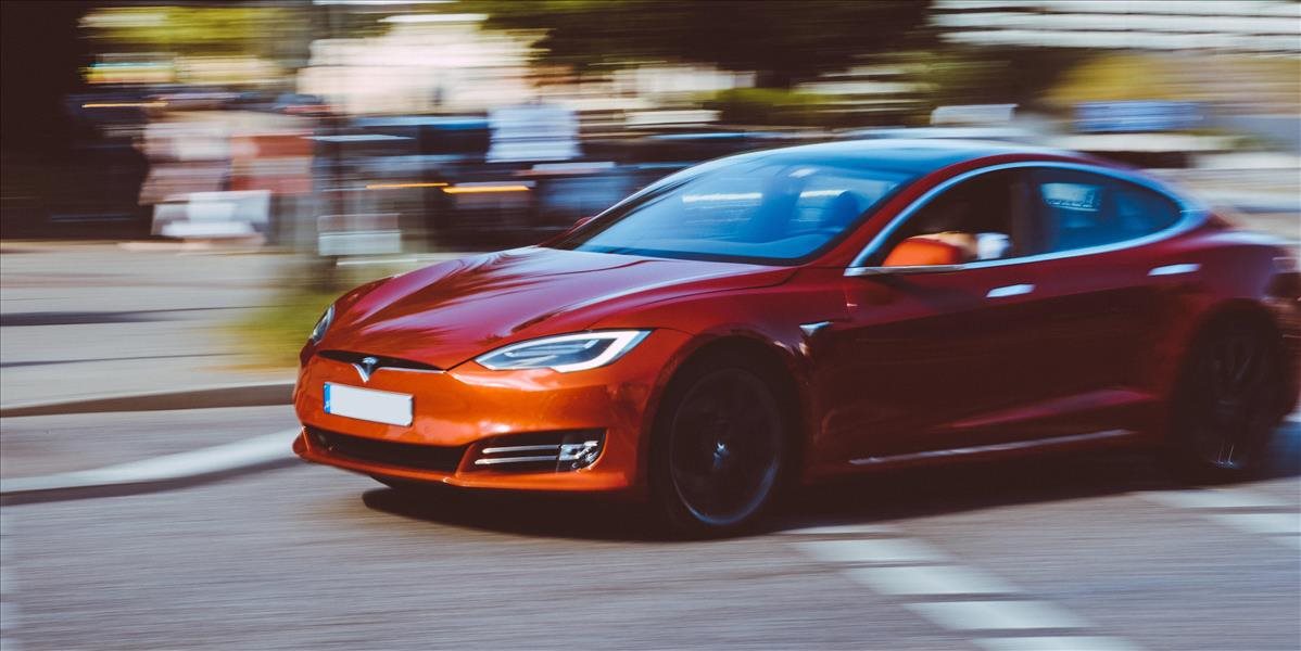 Tesla je zrejme najrýchlejší elektomobil sveta: V Nemecku mala ponížiť Porsche