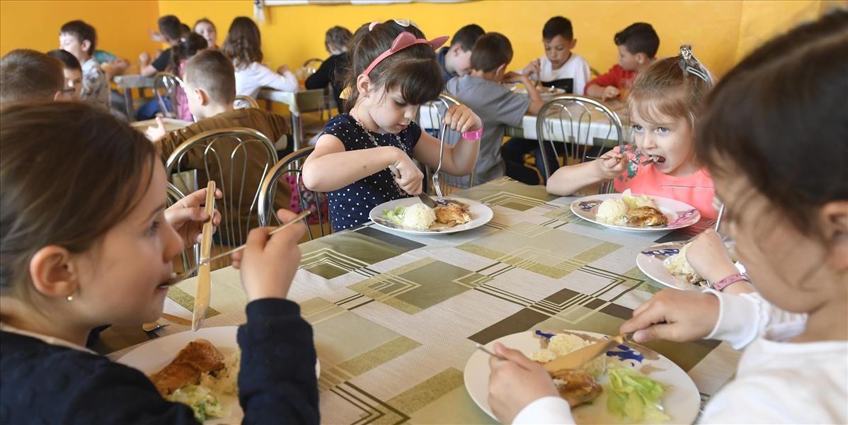Za obed, ktorý si žiak v jedálni nevyberie a neodhlási sa, rodičia zaplatia