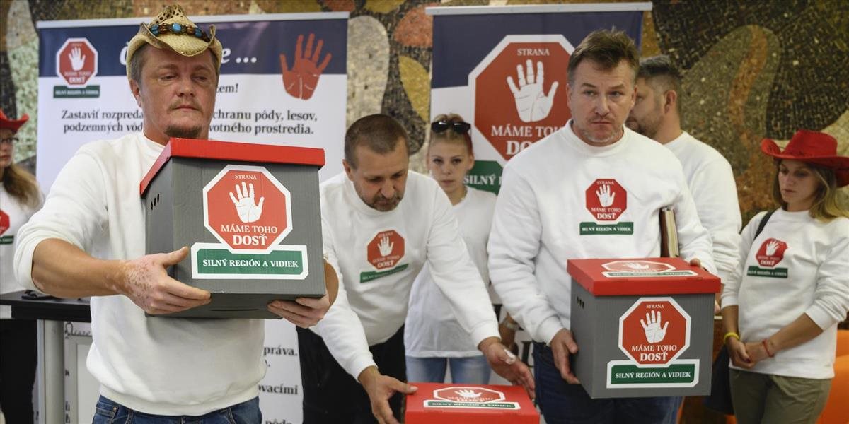 Farmári z protestov požiadali o registráciu strany Máme toho dosť!