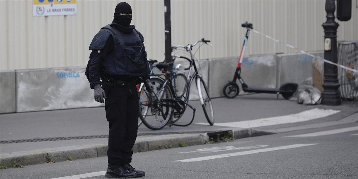 Útočník z Paríža bol policajný IT pracovník, prestúpil na islam