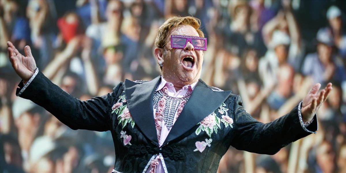 Elton John je vďačný za roky plné hriešneho života