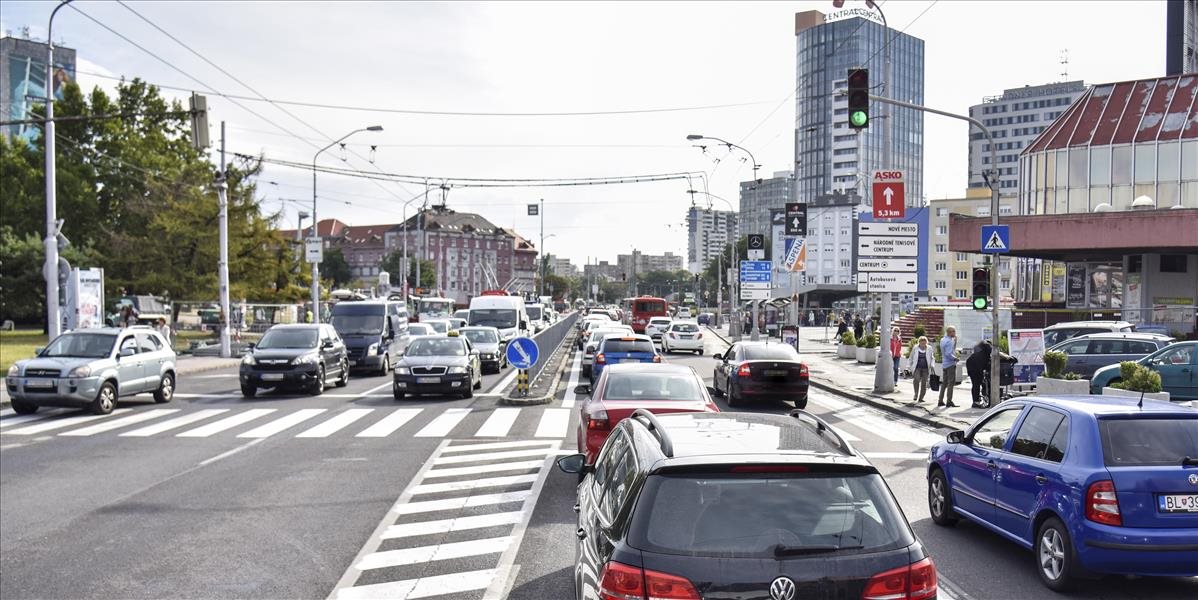 V Bratislave treba rátať s viacerými dopravnými obmedzeniami