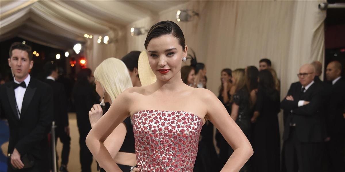 Mirande Kerr sa narodil tretí syn