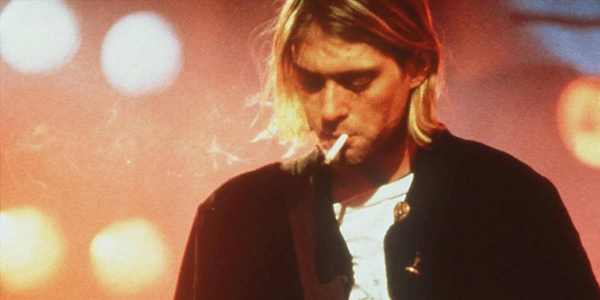 VIDEO: Nepraný a prepálený sveter Kurta Cobaina sa vydražil za 334-tisíc dolárov