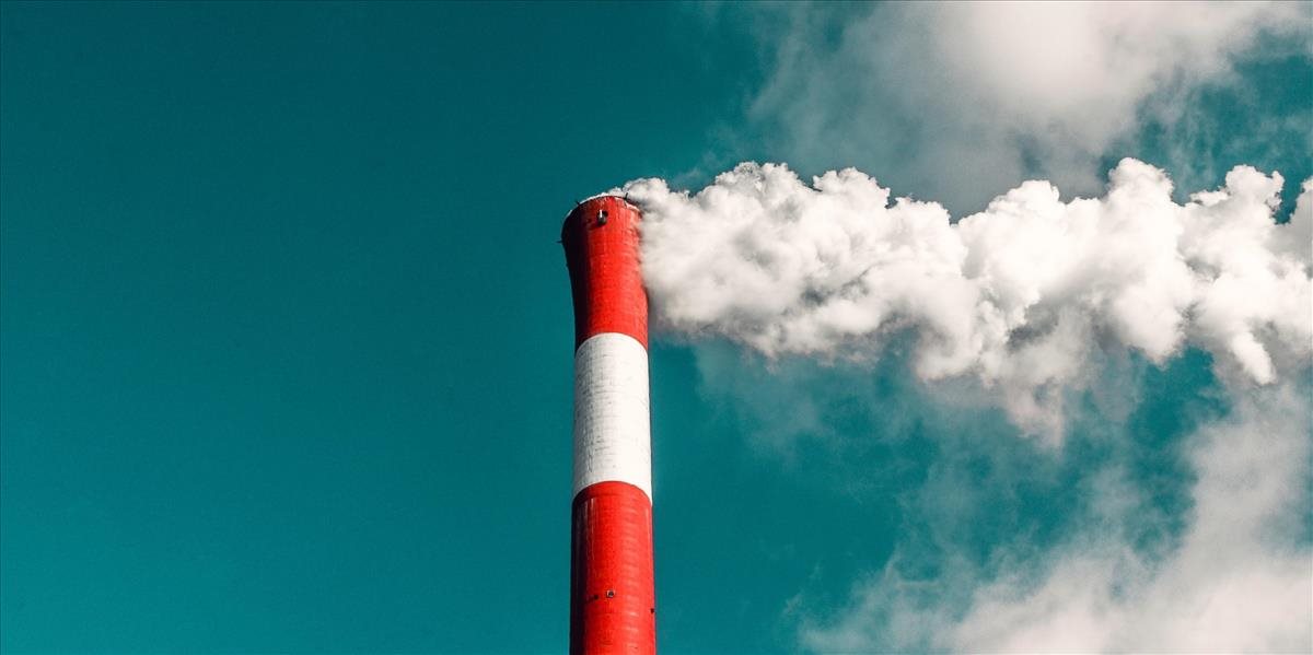 Za tretinu všetkých emisií sveta môže len týchto 20 firiem