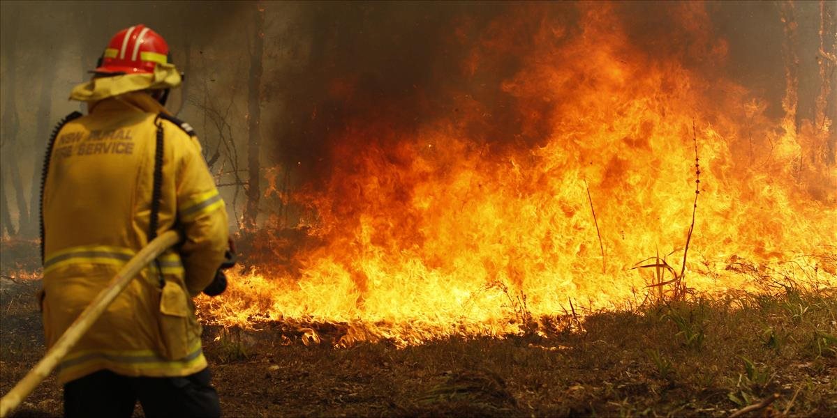 Požiare v Austrálii neutíchajú: Vyžiadali si dvoch mŕtvych a desiatky zranených