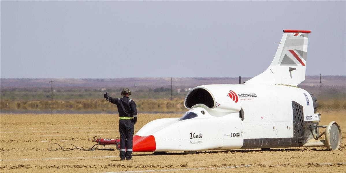 Nadzvukový automobil Bloodhound má problém s tepelným senzorom