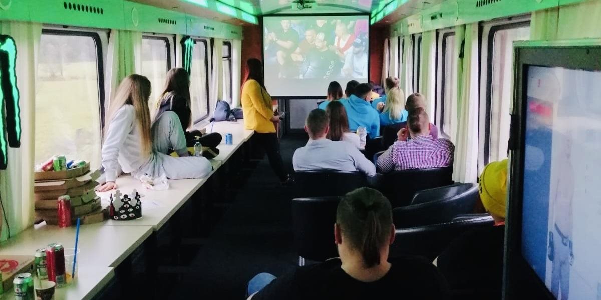 MMA: Cesta exkluzívneho vlaku Oktagonu do Prahy