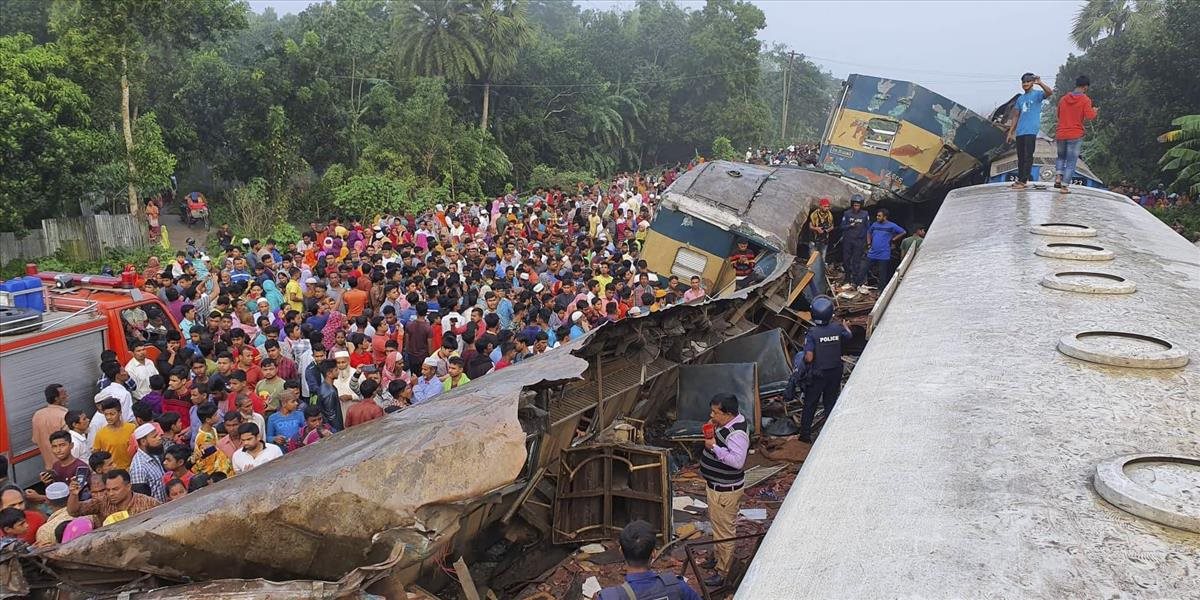 V Bangladéši sa čelne zrazili dva rýchliky: Množstvo šrotu a 15 mŕtvych
