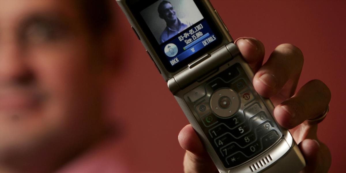 Motorola predstavila nový vyklápací smartfón Razr