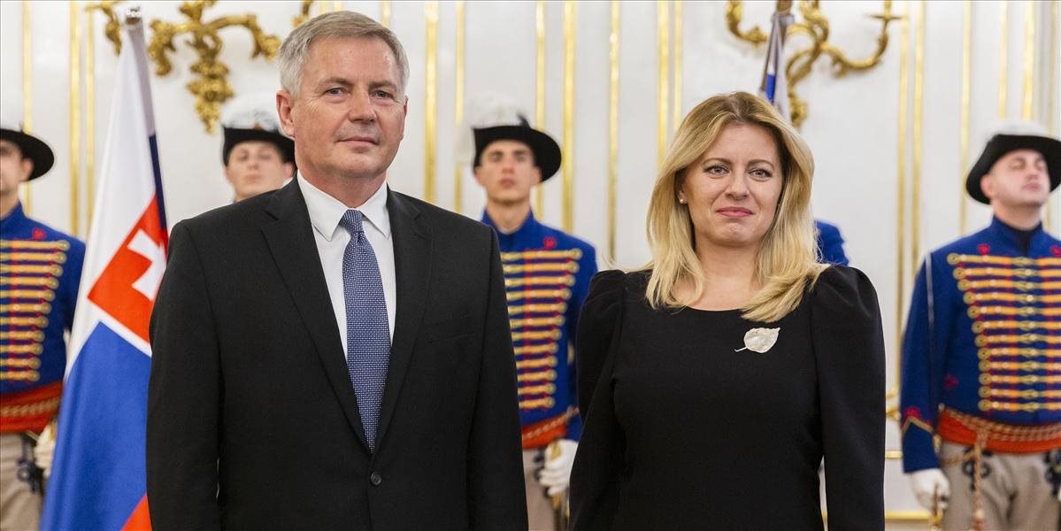Piati slovenskí diplomati prijali od prezidentky SR poverovacie listiny