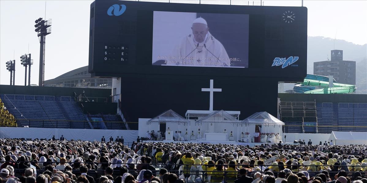 Pápež v Nagasaki vyzval svetových lídrov, aby odmietli jadrové zbrane
