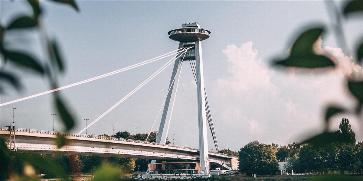 Vláda bude s vedením Bratislavy rokovať o riešeniach problémov hlavného mesta