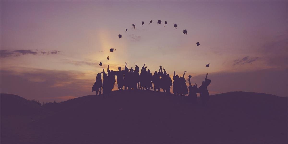 Sedem slovenských univerzít podpísalo inovovanú zmluvu o Združení V7