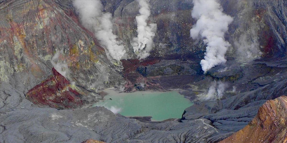 AKTUALIZOVANÉ: Po erupcii sopky White Island je nezvestných osem ľudí