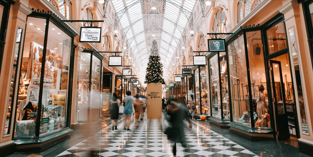 Slováci najviac nakupujú v decembri